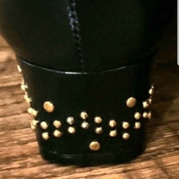 Heels - Picture 5 of 7